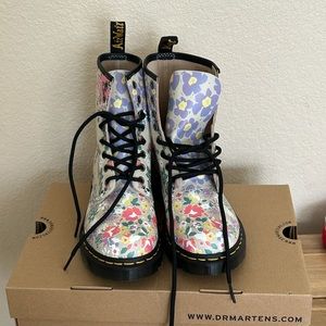 Doc Marten’s 1460 Lace up Boots in Floral Mashup